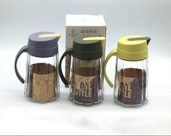Automatic opening and closing oil container