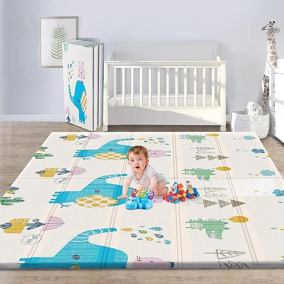 Foldable children's play mat